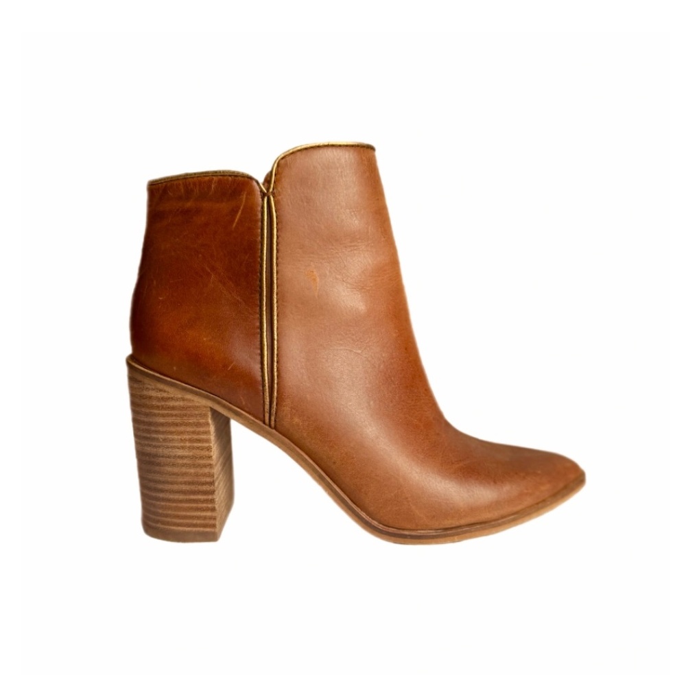 Lucky Brand Gold Detail Trim Leather Ankle Boots Booties